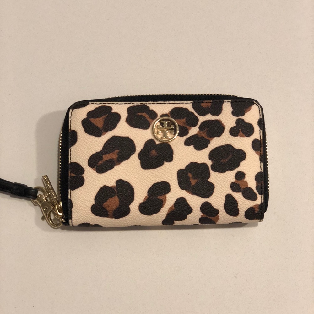 NWOT Tory Burch Leopard Robinson Wristlet